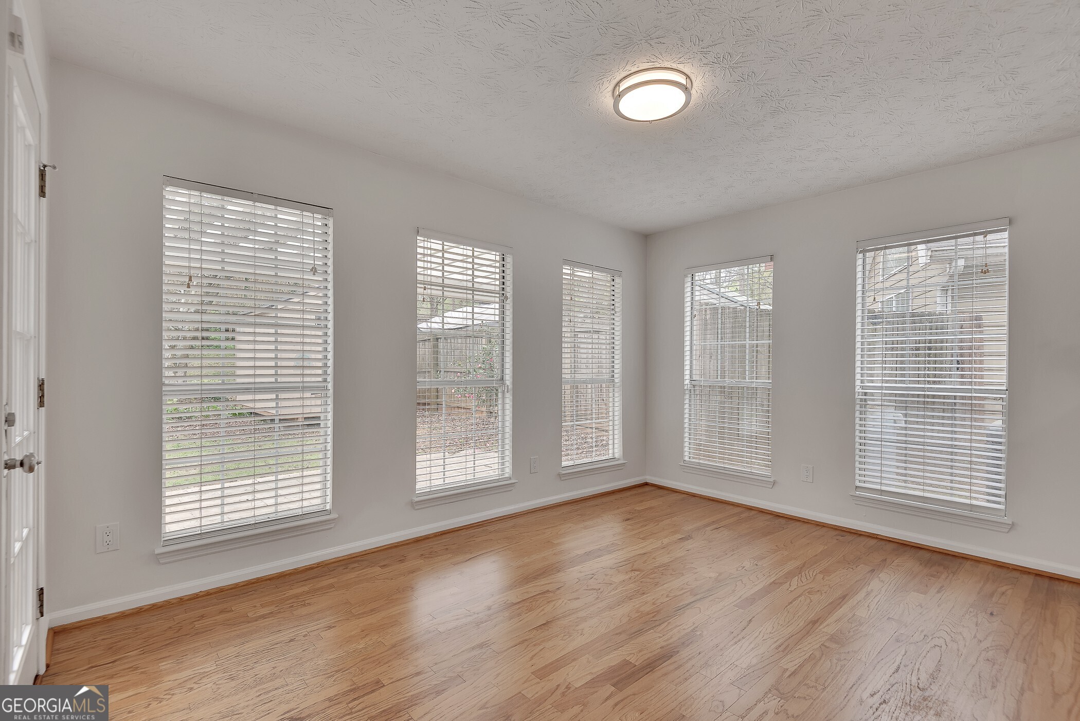 1027 Ashbury Drive