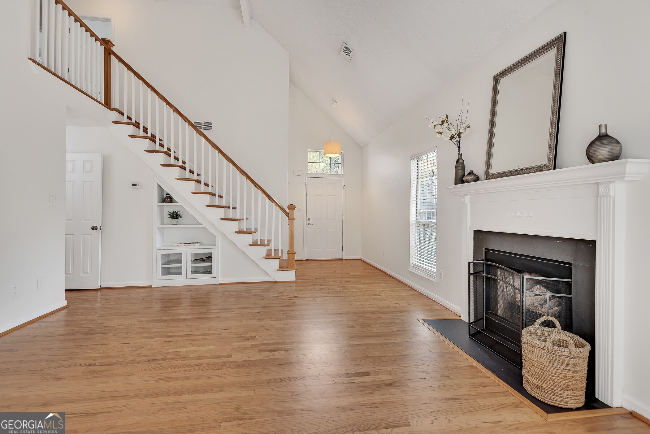1027 Ashbury Drive