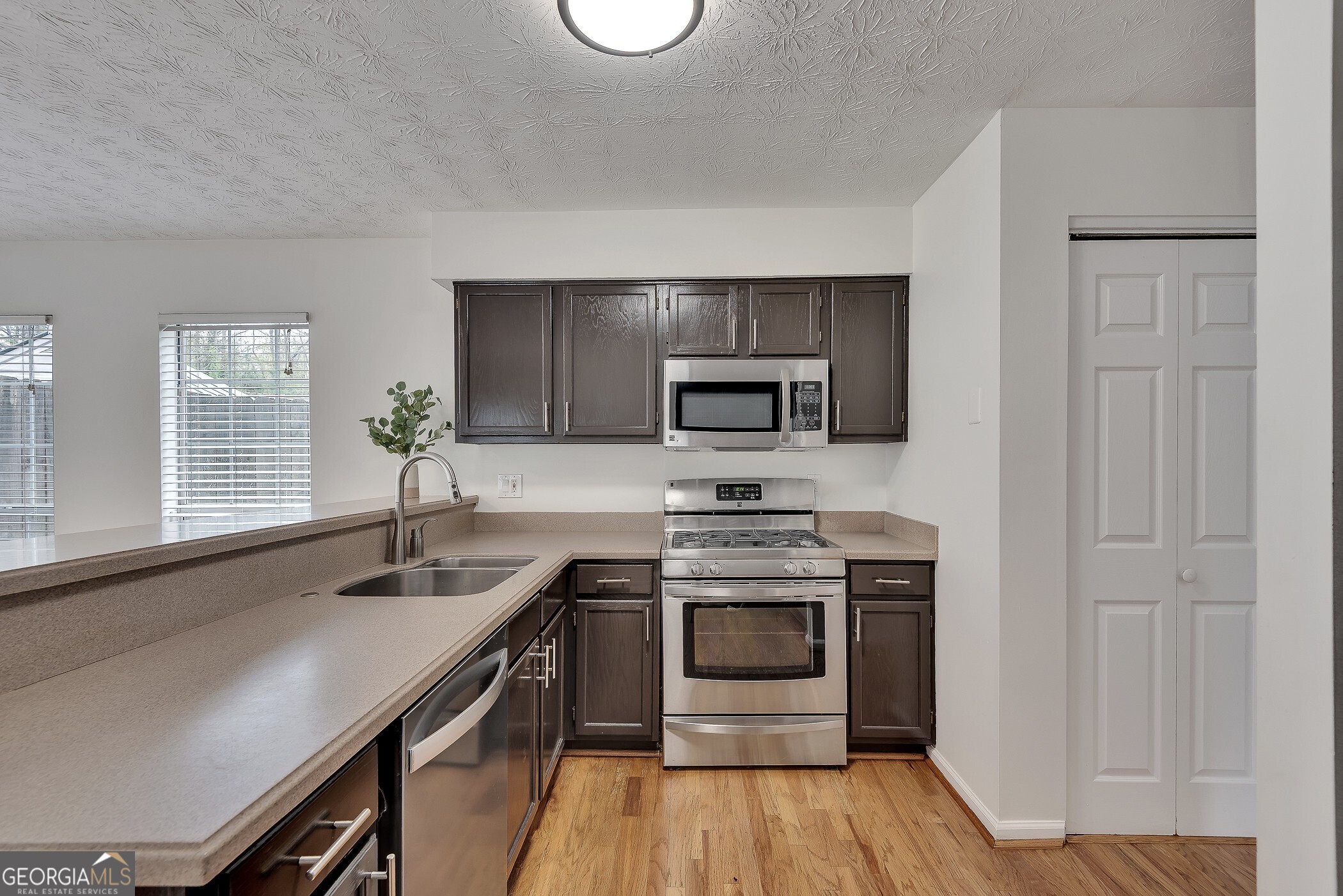 1027 Ashbury Drive