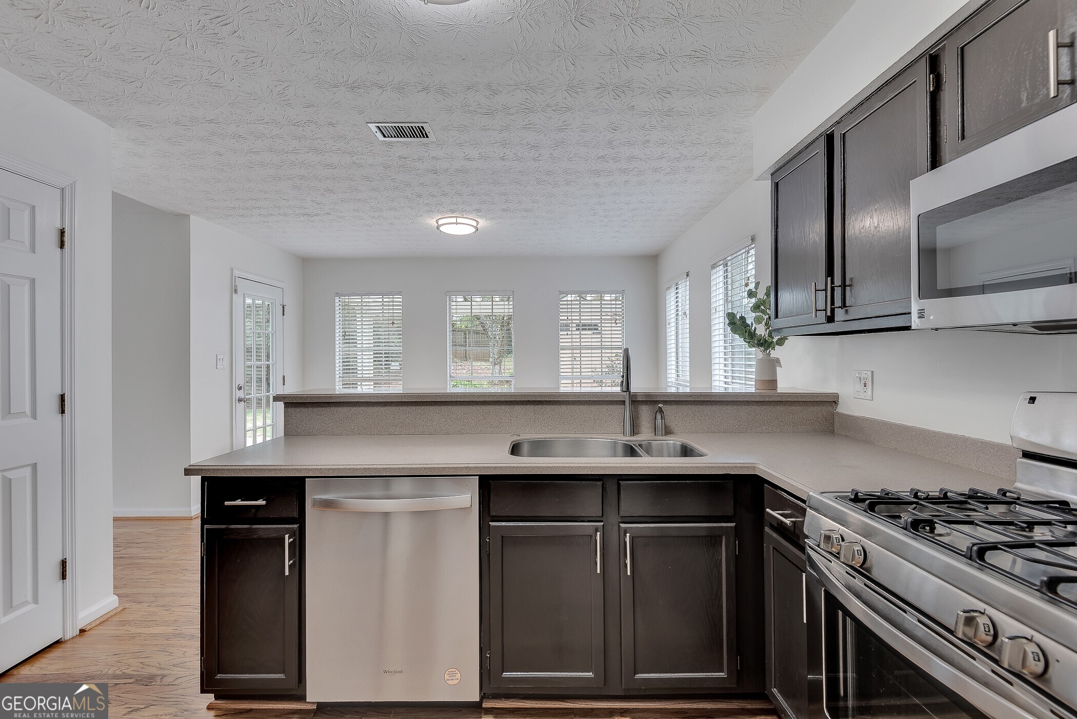 1027 Ashbury Drive