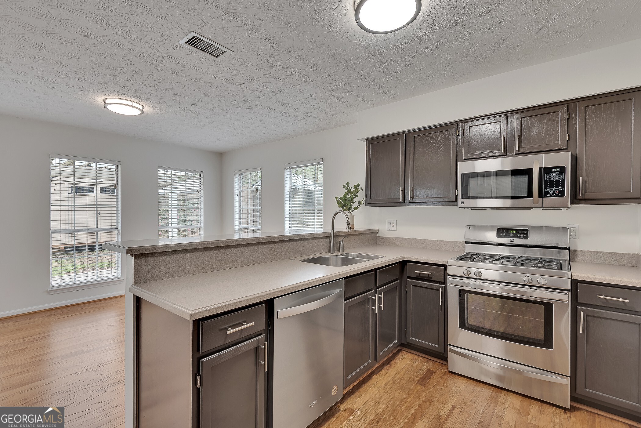 1027 Ashbury Drive