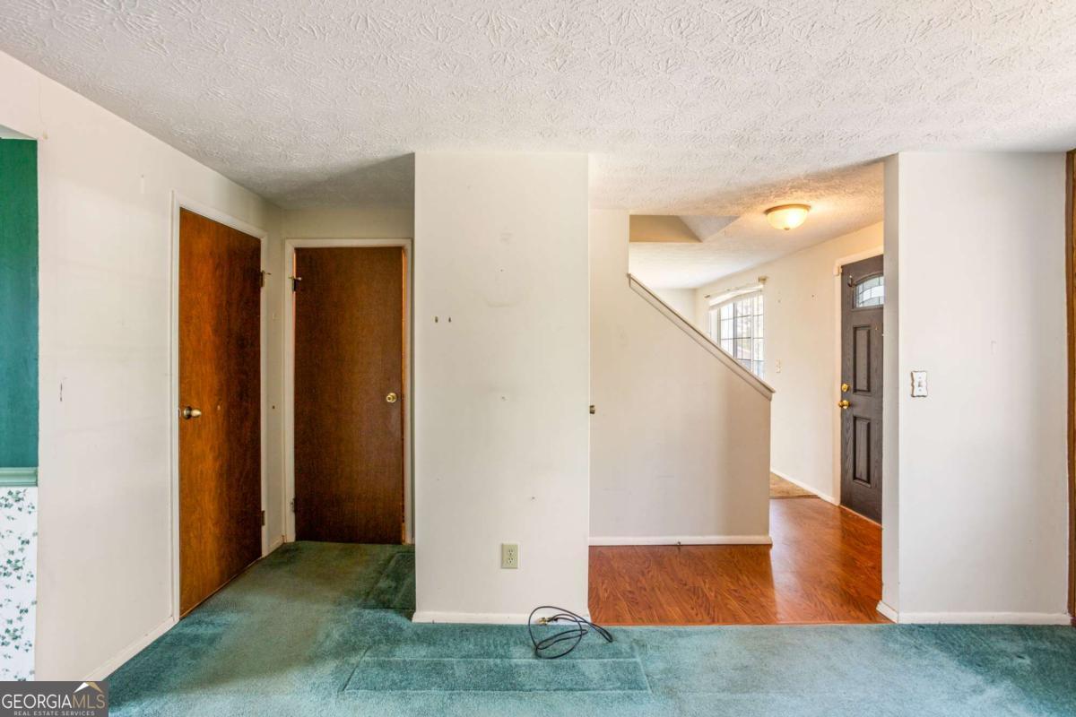 5420 Robin Hill Court