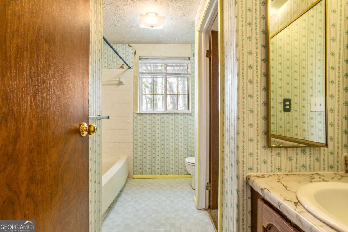 5420 Robin Hill Court