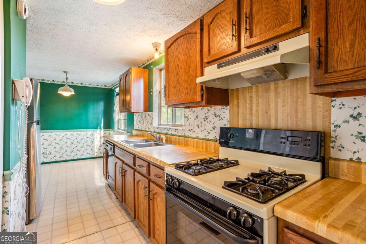 5420 Robin Hill Court