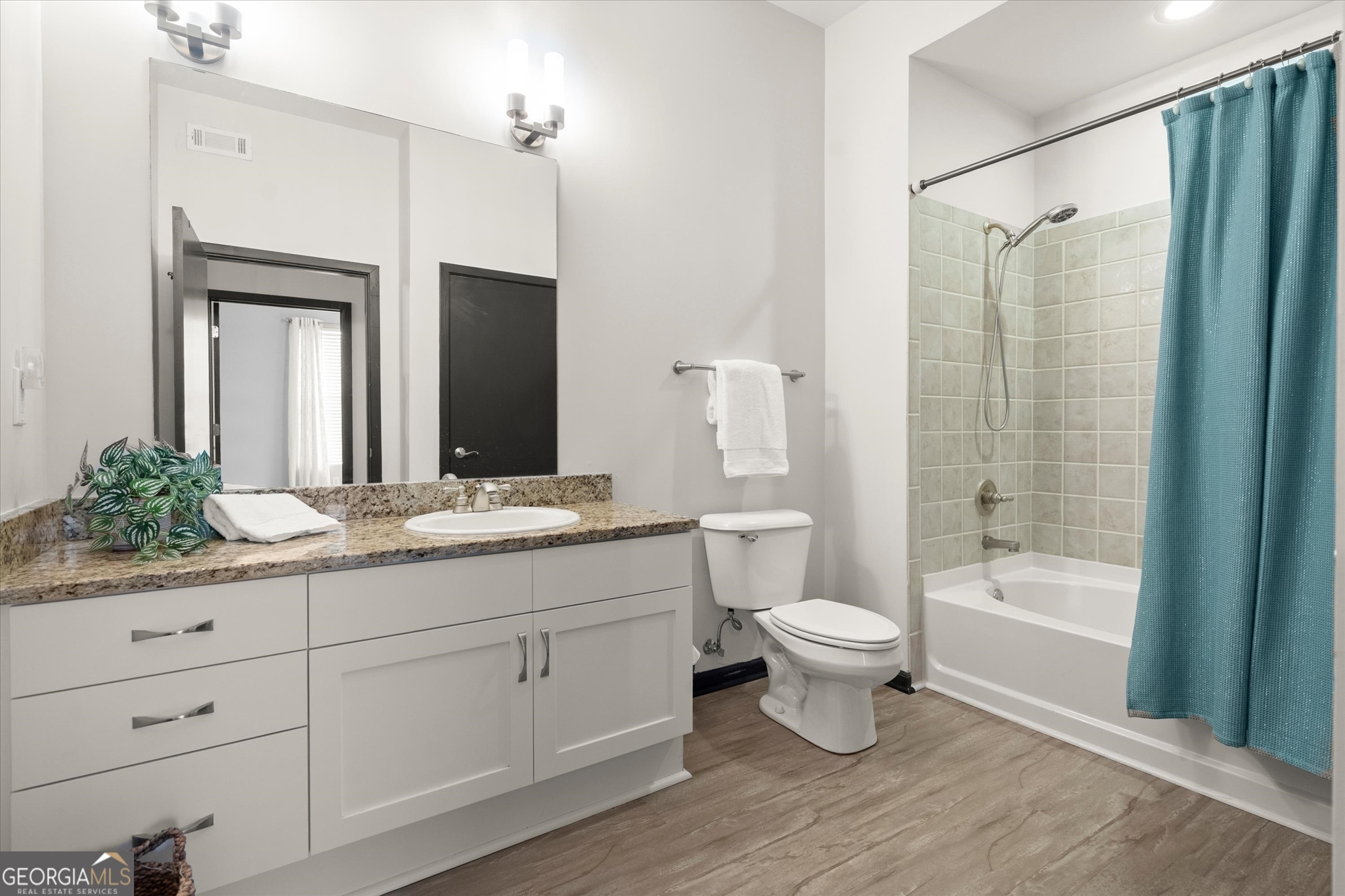 5300 Peachtree Road # 501