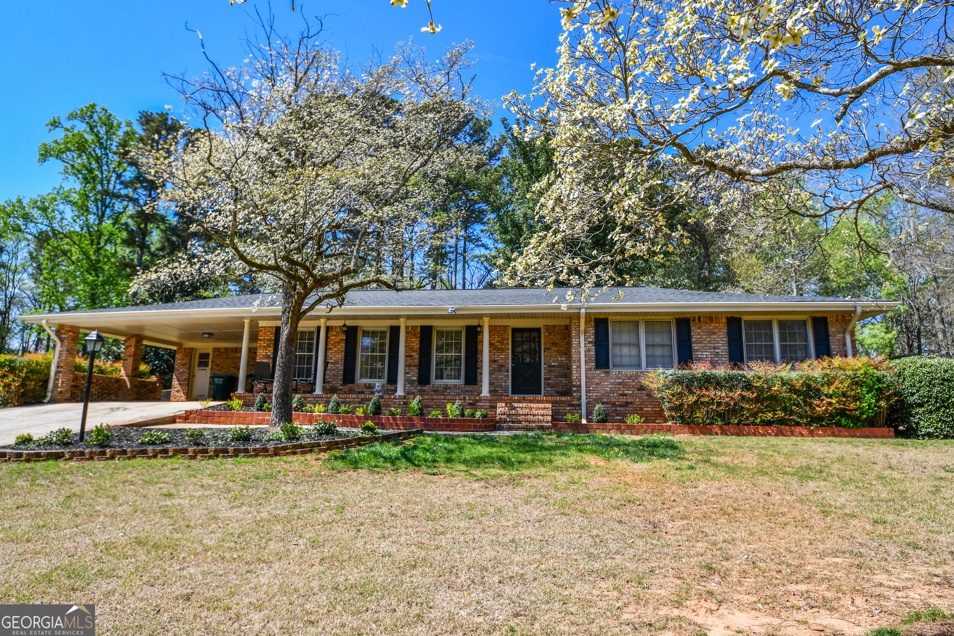 1325 Maple Drive SW