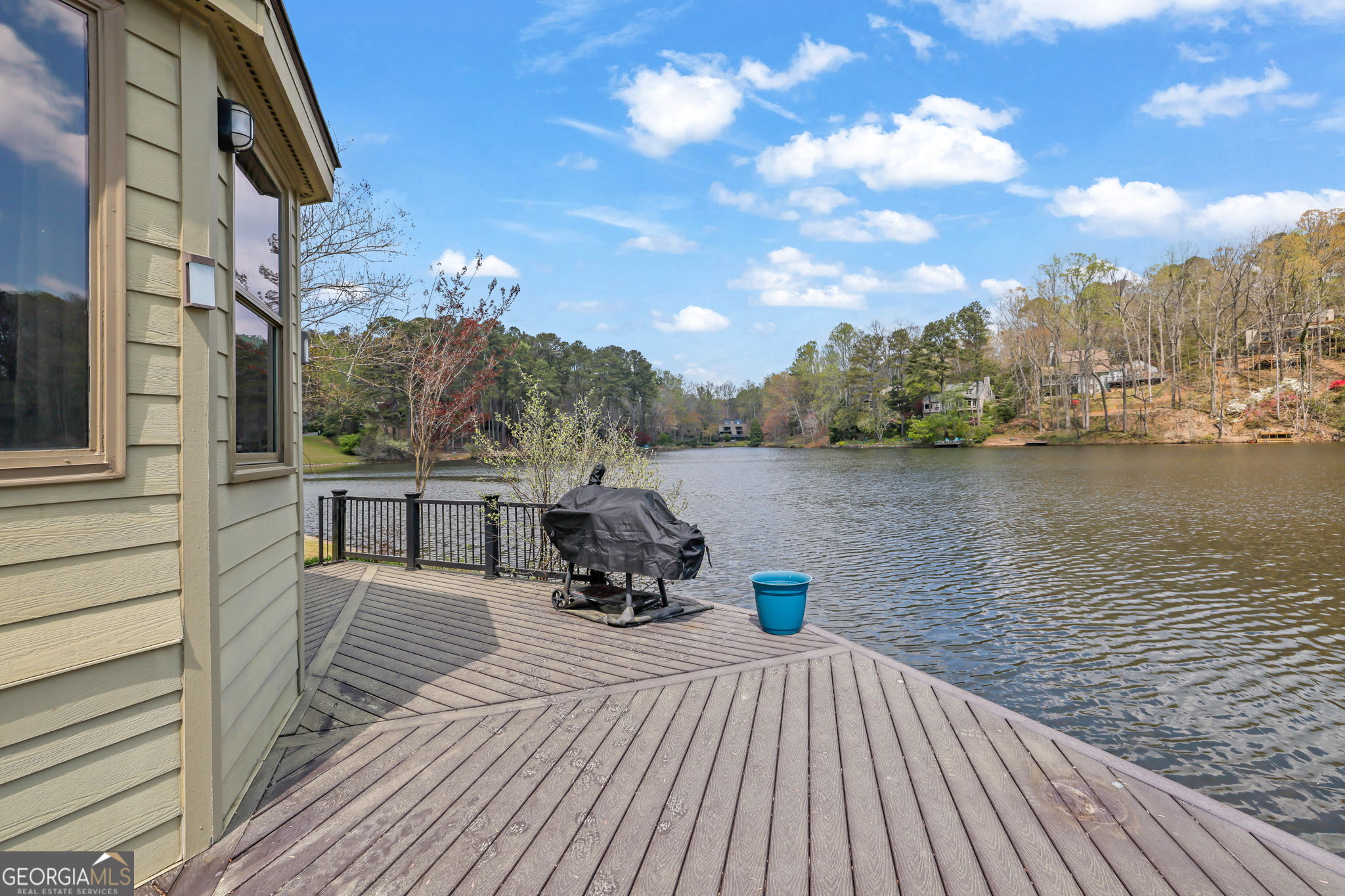 3850 Loch Highland Parkway NE