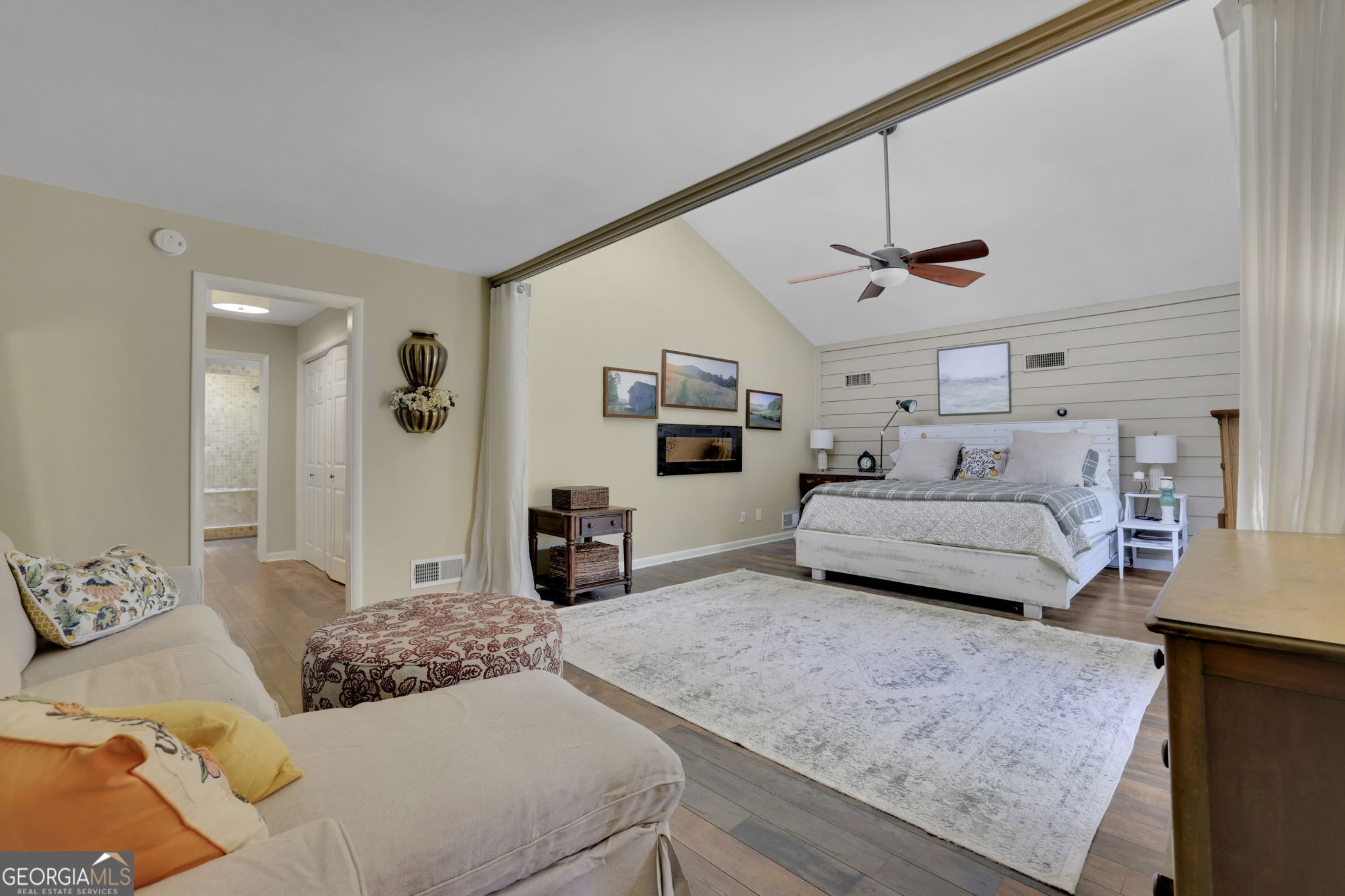 3850 Loch Highland Parkway NE