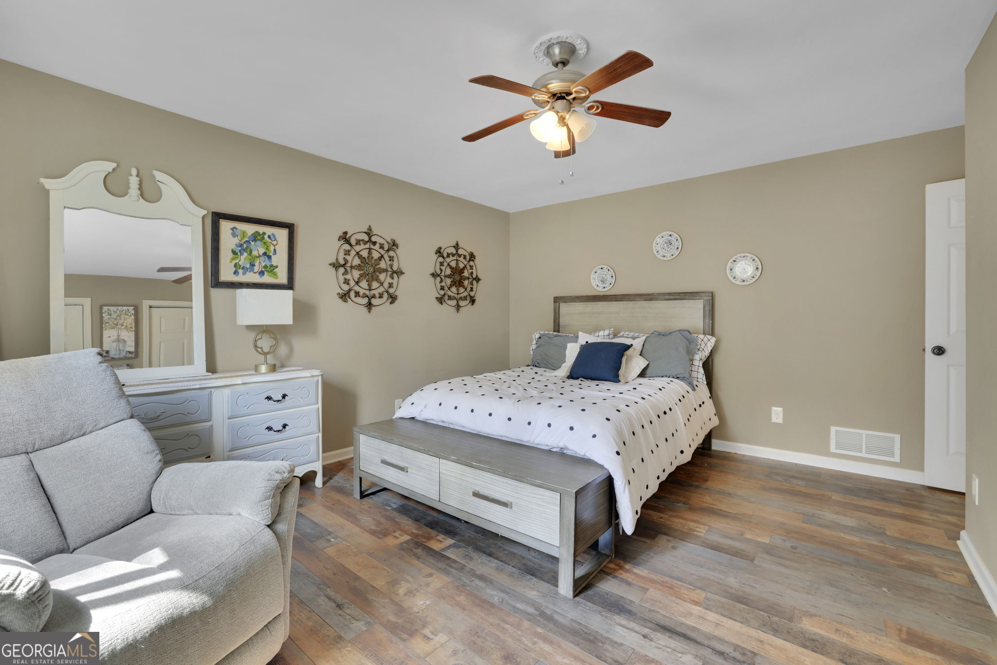 3850 Loch Highland Parkway NE