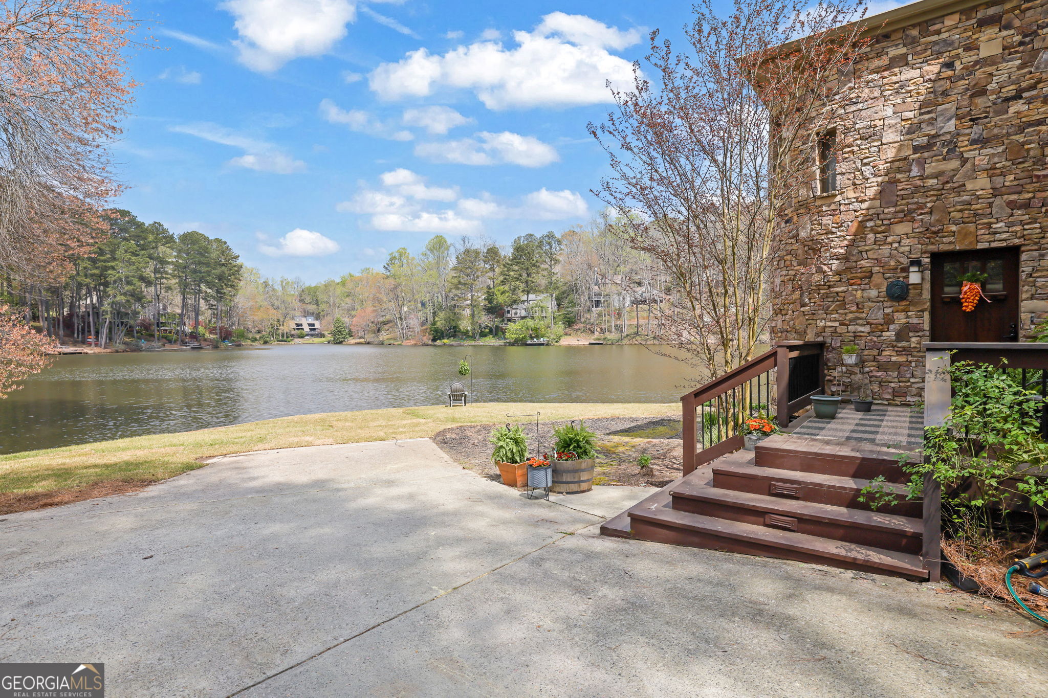 3850 Loch Highland Parkway NE