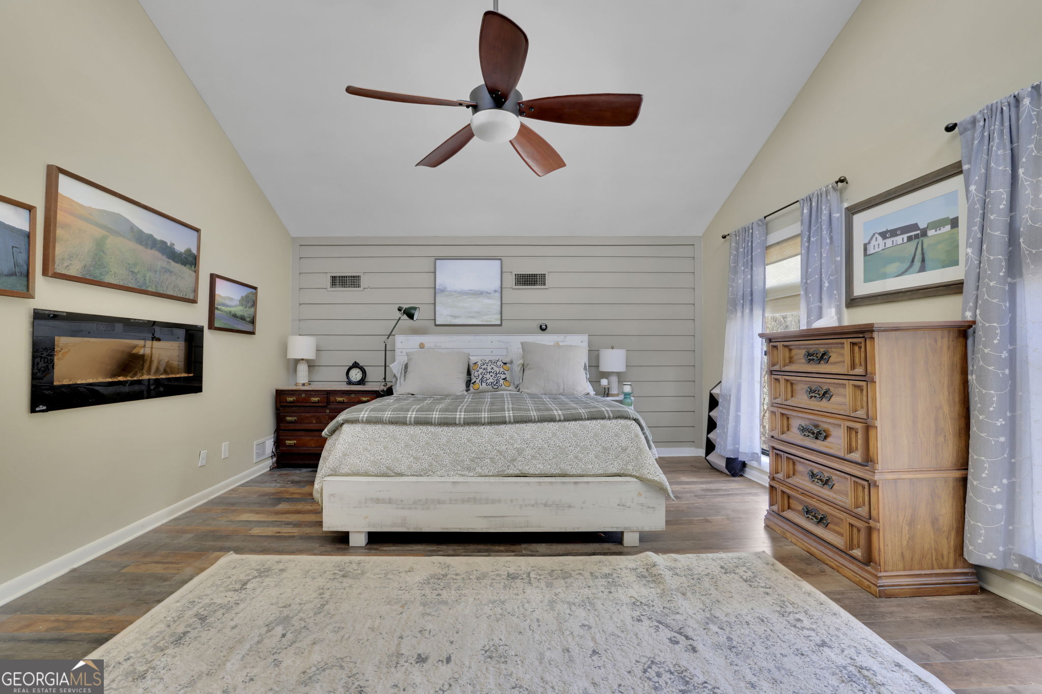 3850 Loch Highland Parkway NE