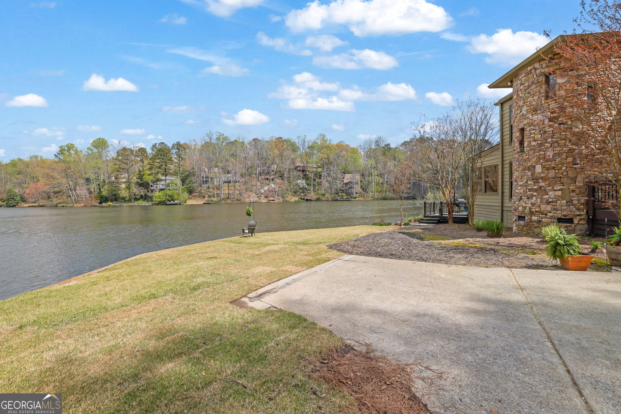 3850 Loch Highland Parkway NE