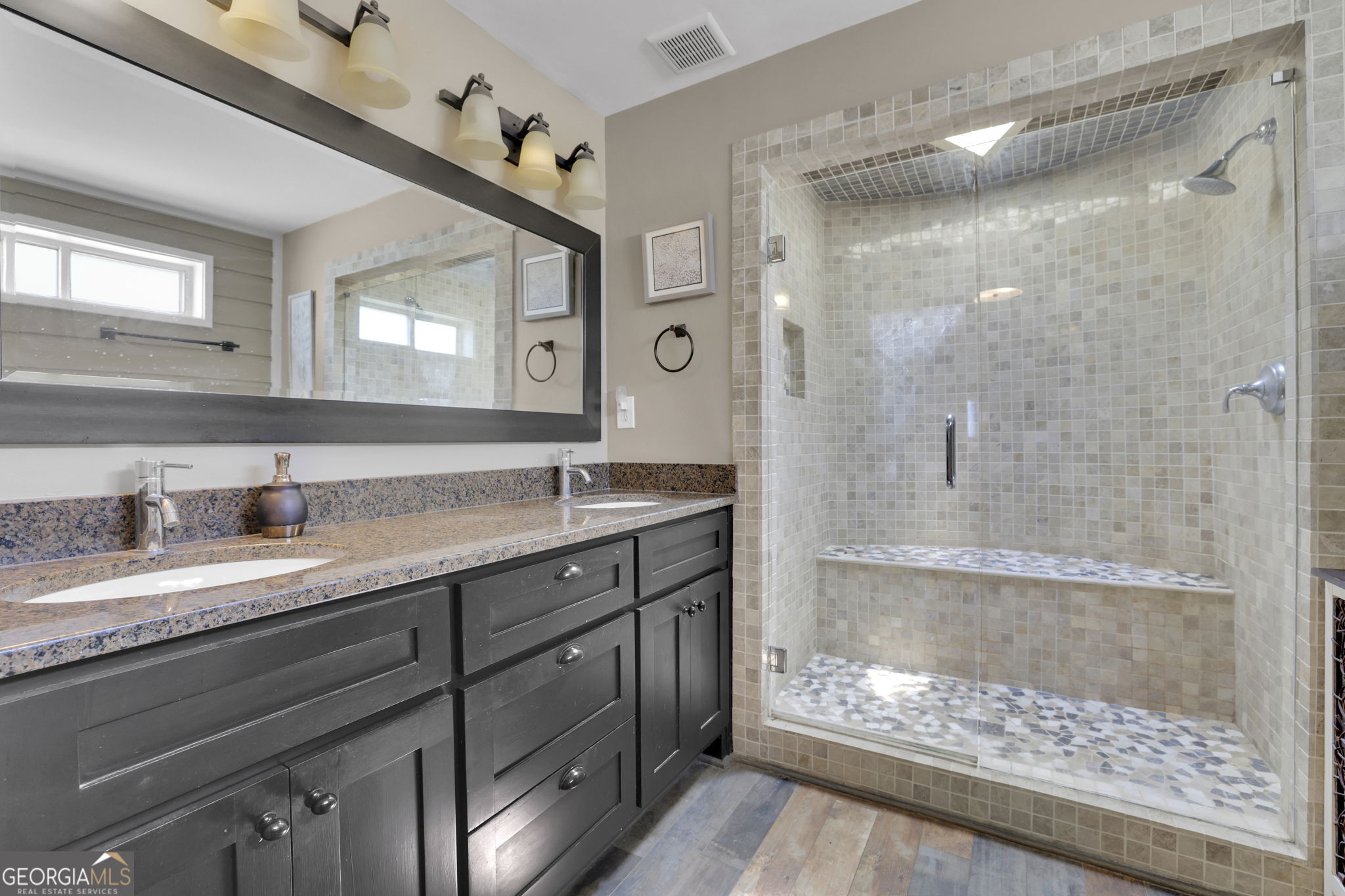 3850 Loch Highland Parkway NE