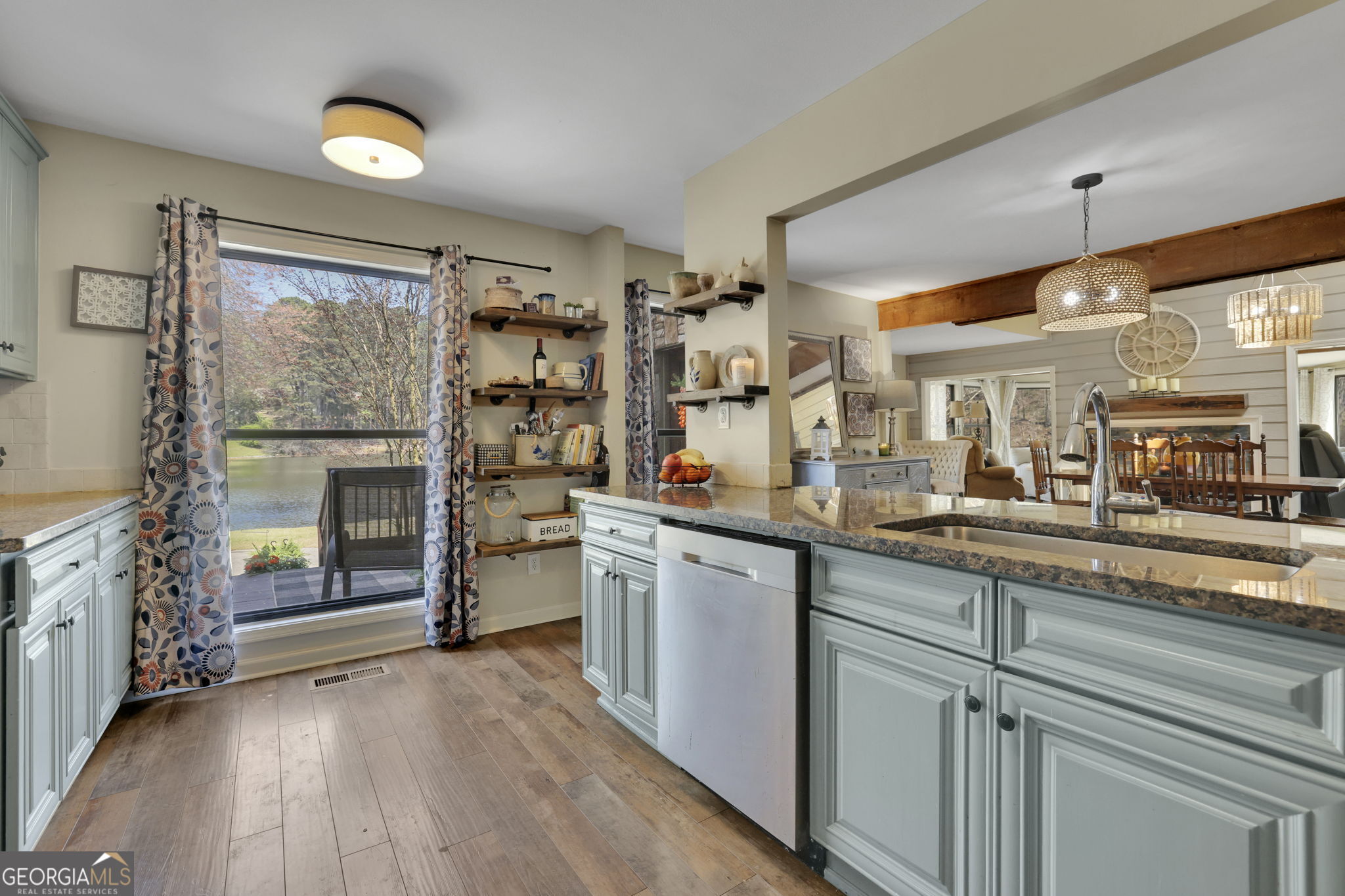 3850 Loch Highland Parkway NE