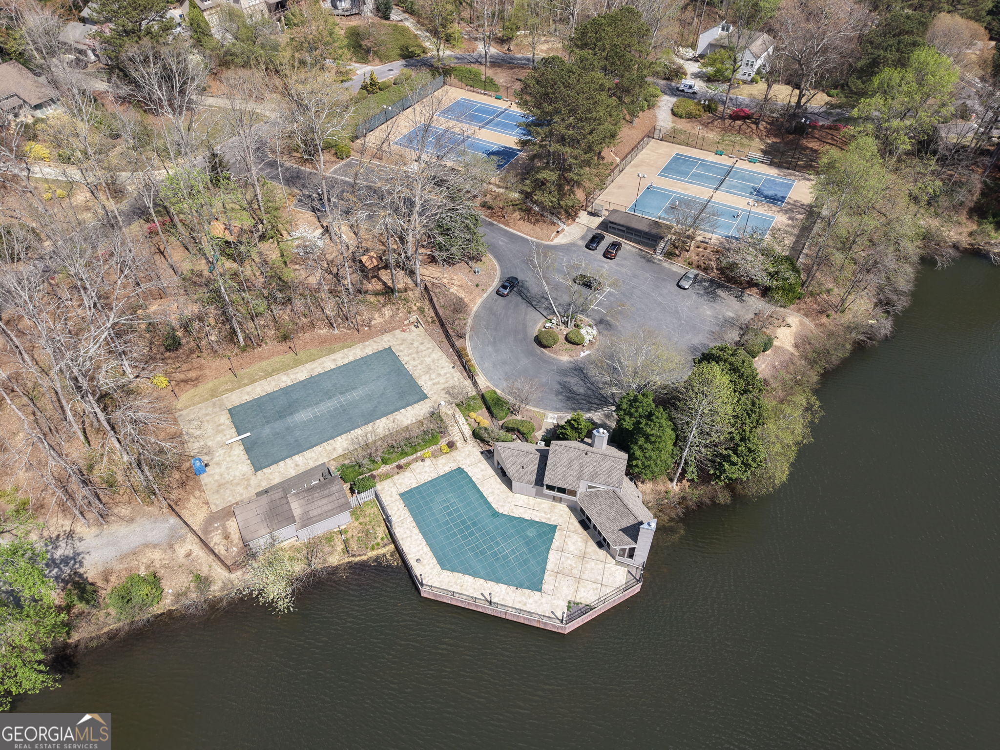 3850 Loch Highland Parkway NE