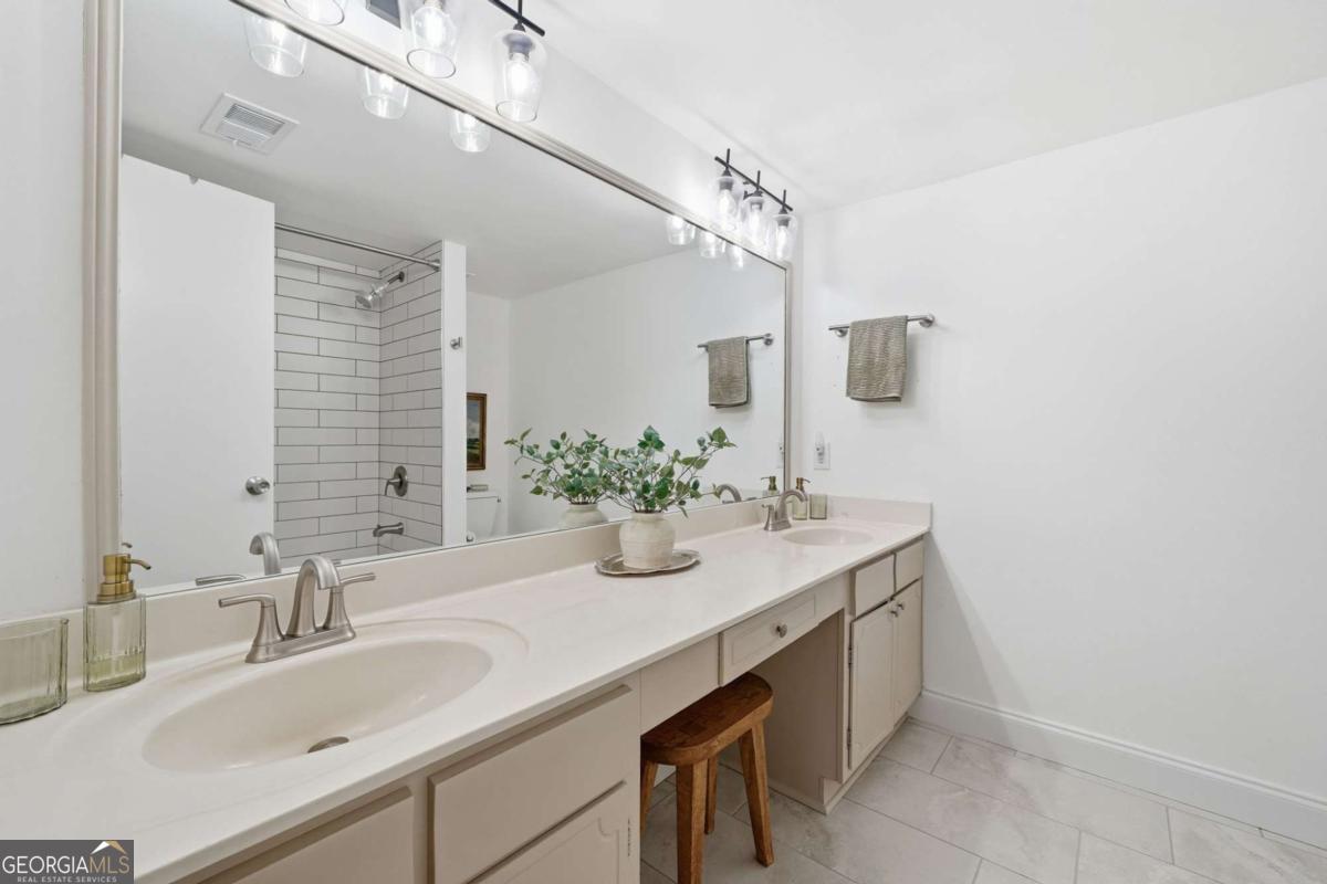 6851 Roswell Road # H29