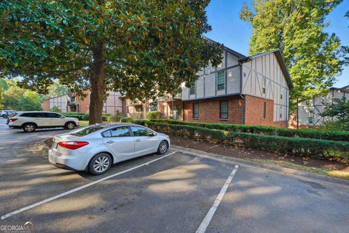 6851 Roswell Road # H29