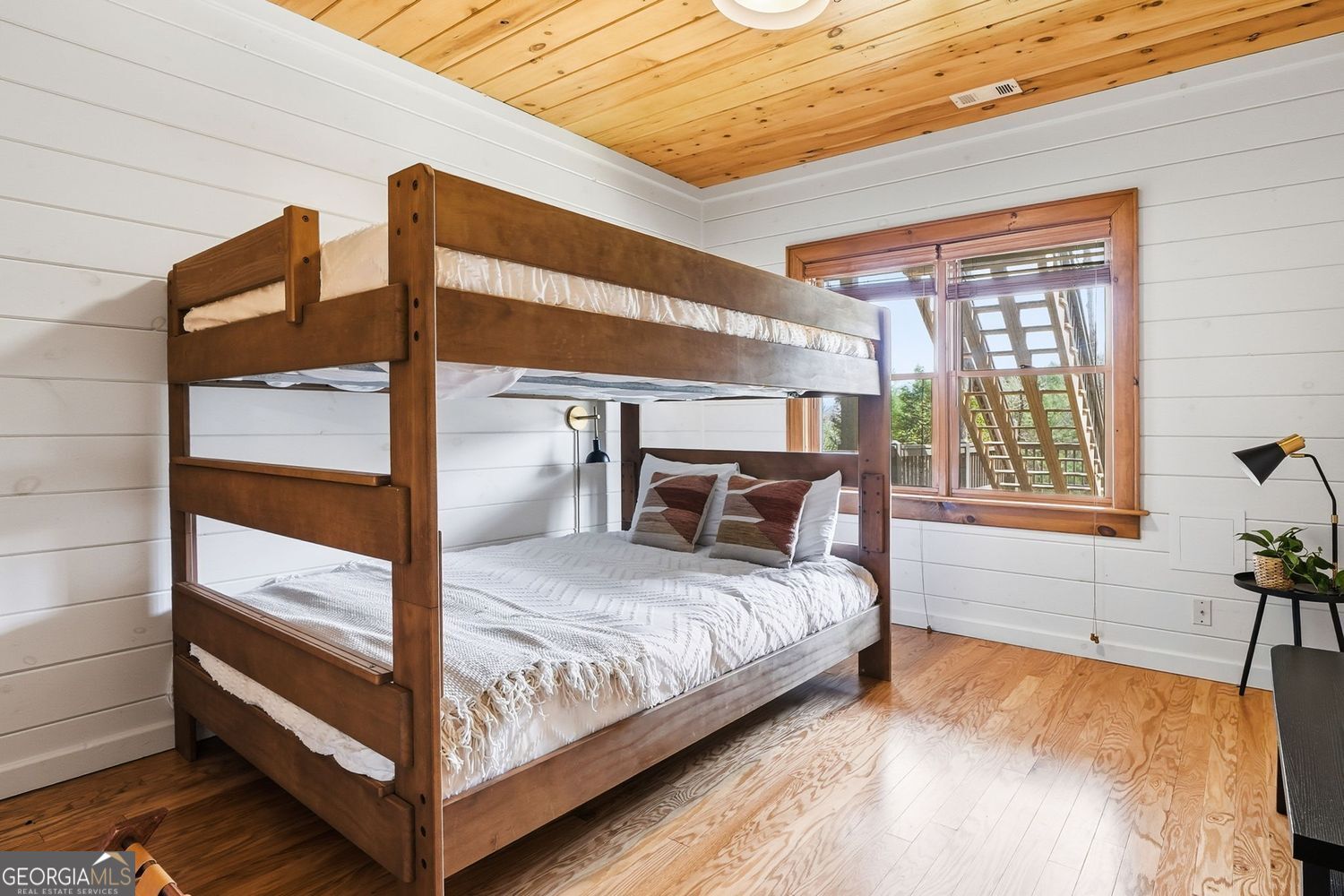 140 Black Oaks Road