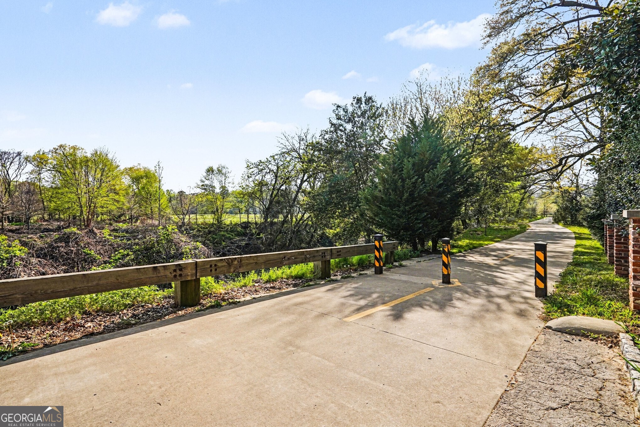 21 Peachtree Memorial Drive NW # 8