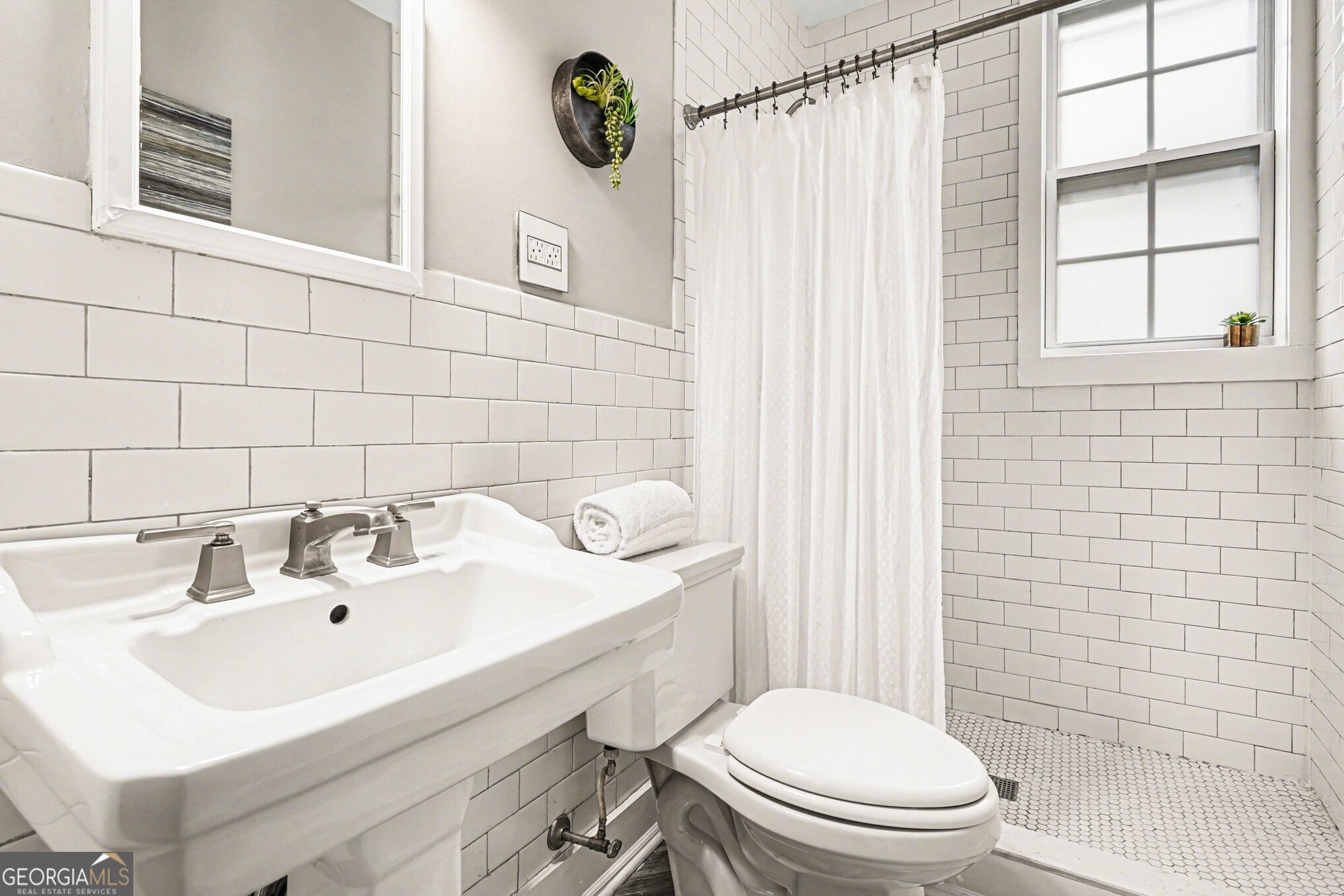 21 Peachtree Memorial Drive NW # 8