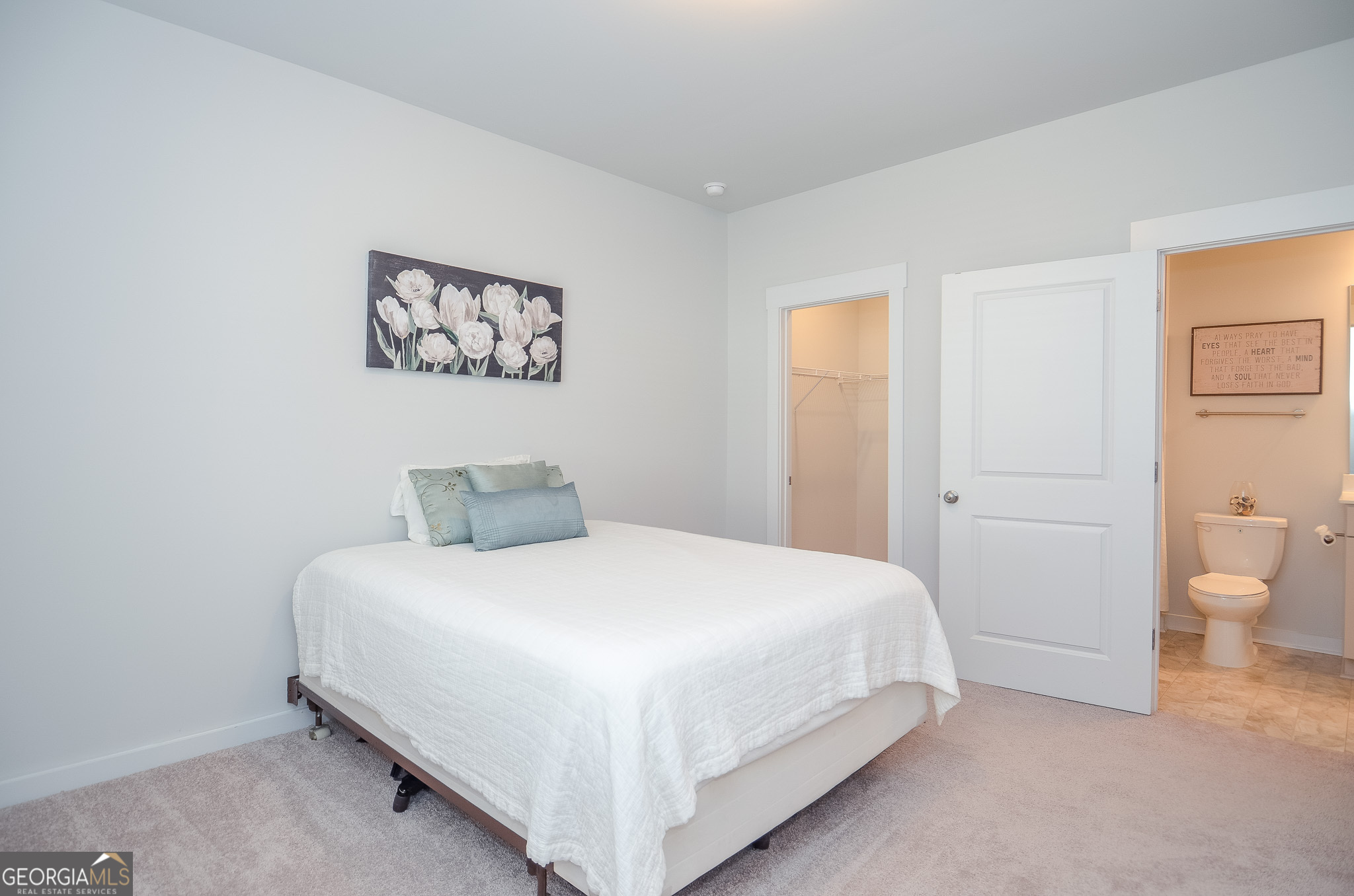 2562 Rathburn Circle