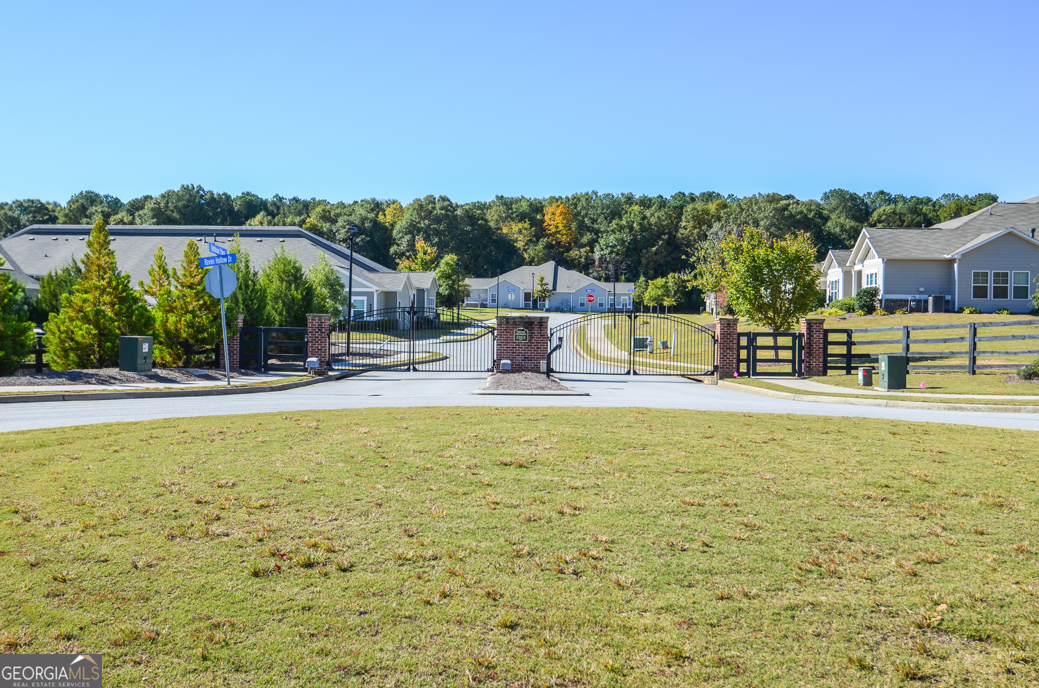 2562 Rathburn Circle