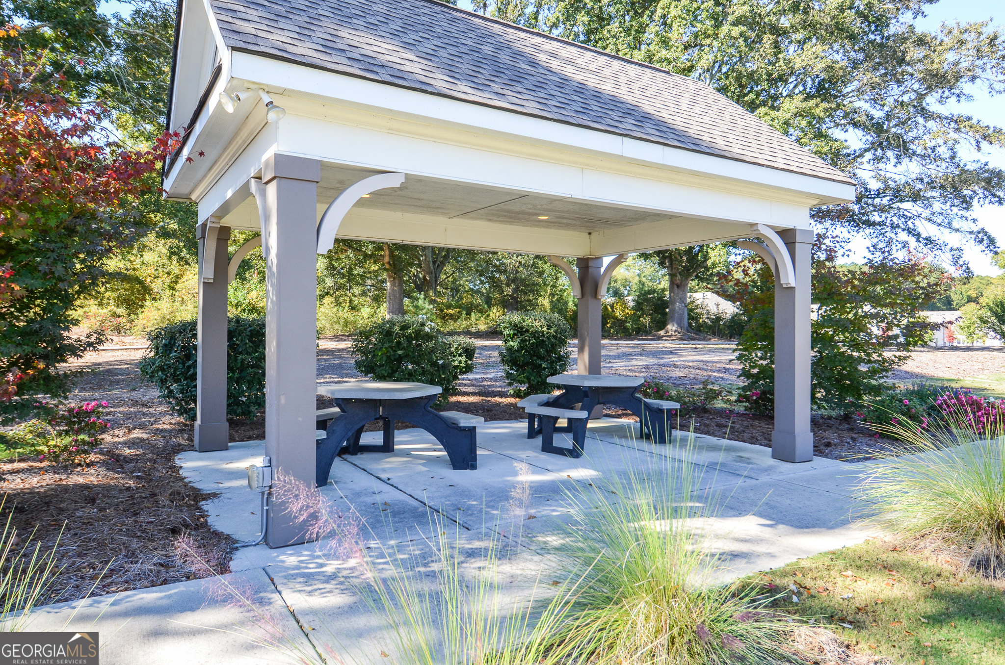 2562 Rathburn Circle