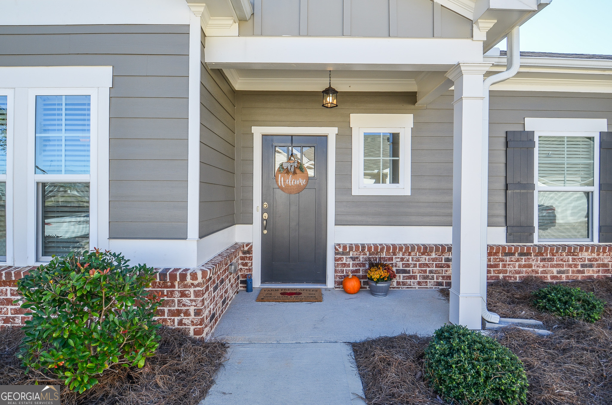 2562 Rathburn Circle