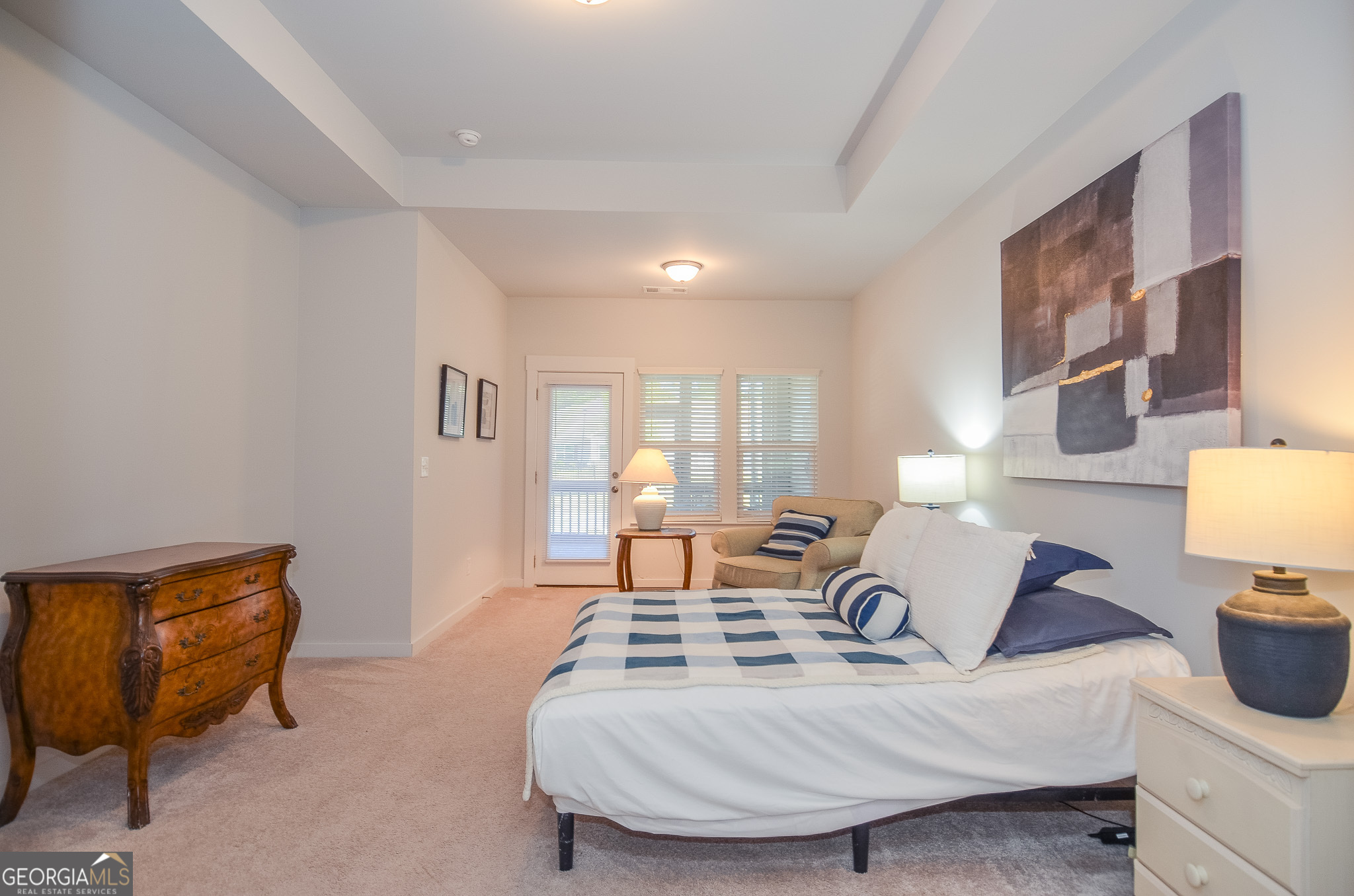 2562 Rathburn Circle