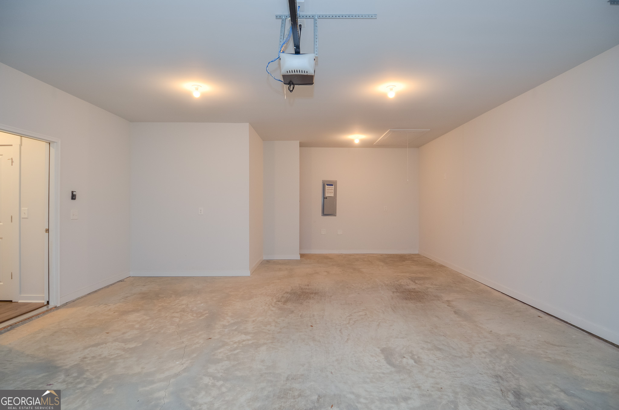 2562 Rathburn Circle