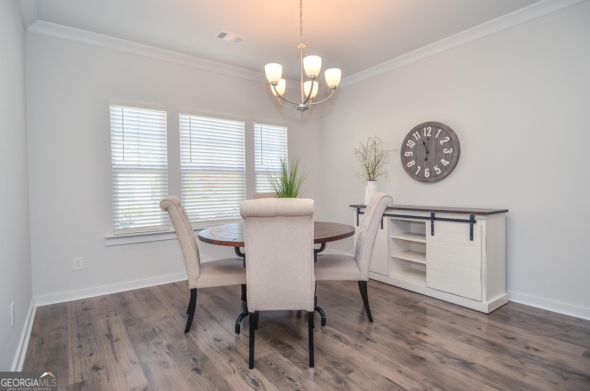 2562 Rathburn Circle