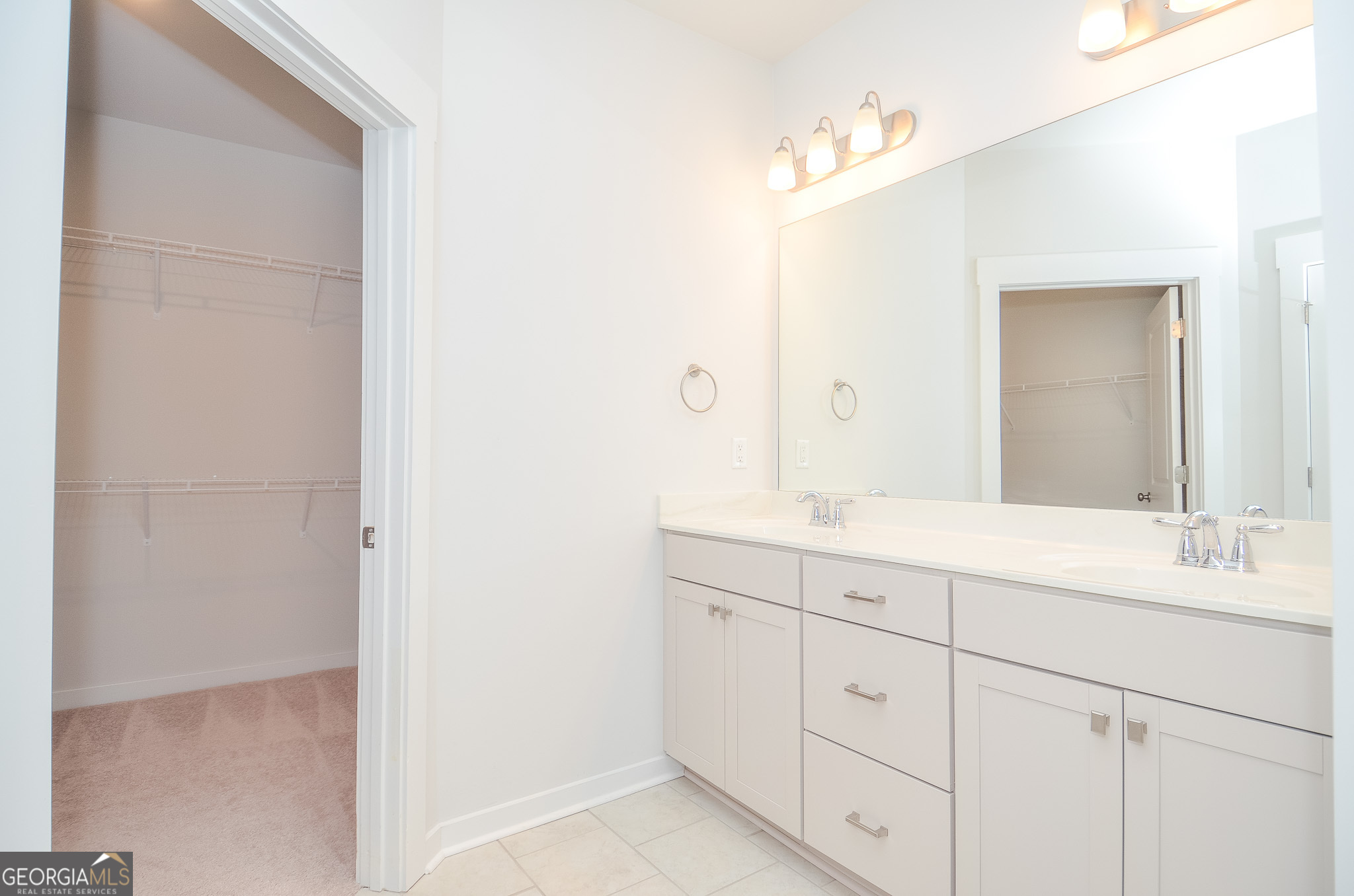 2562 Rathburn Circle