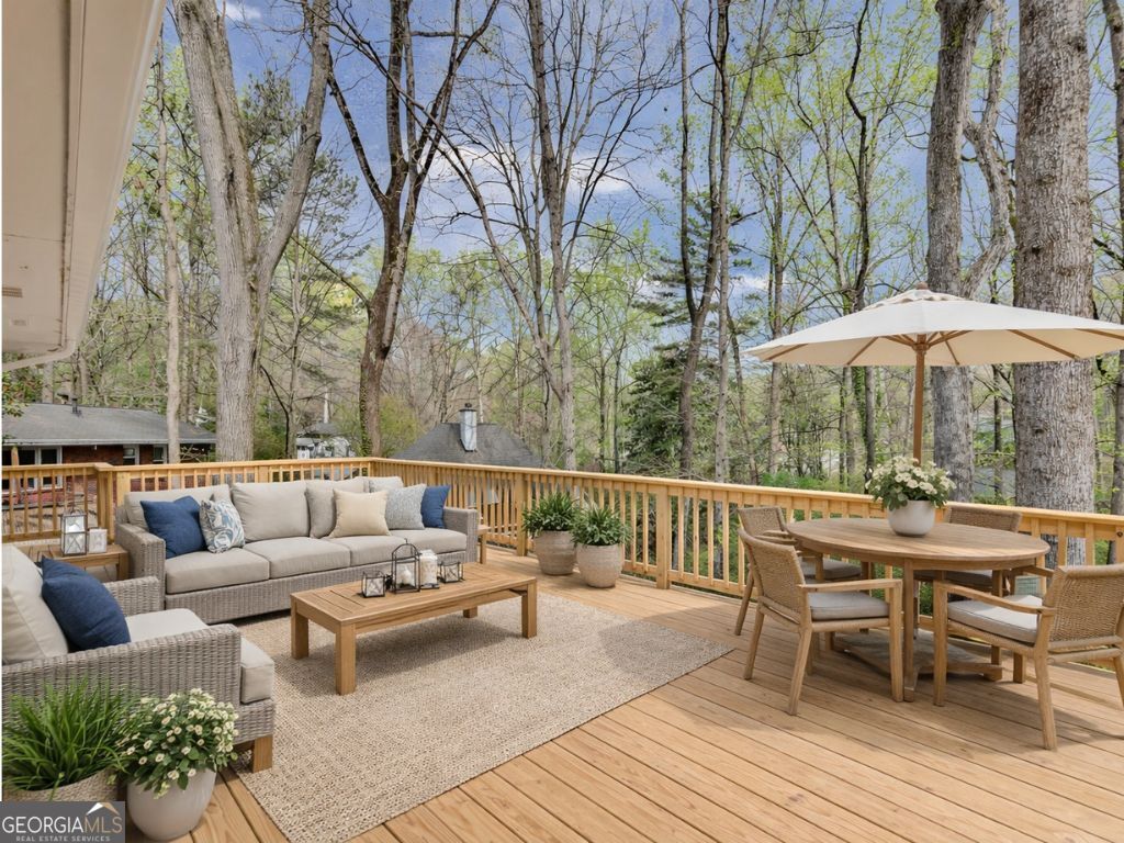 2774 Overlook Drive NE