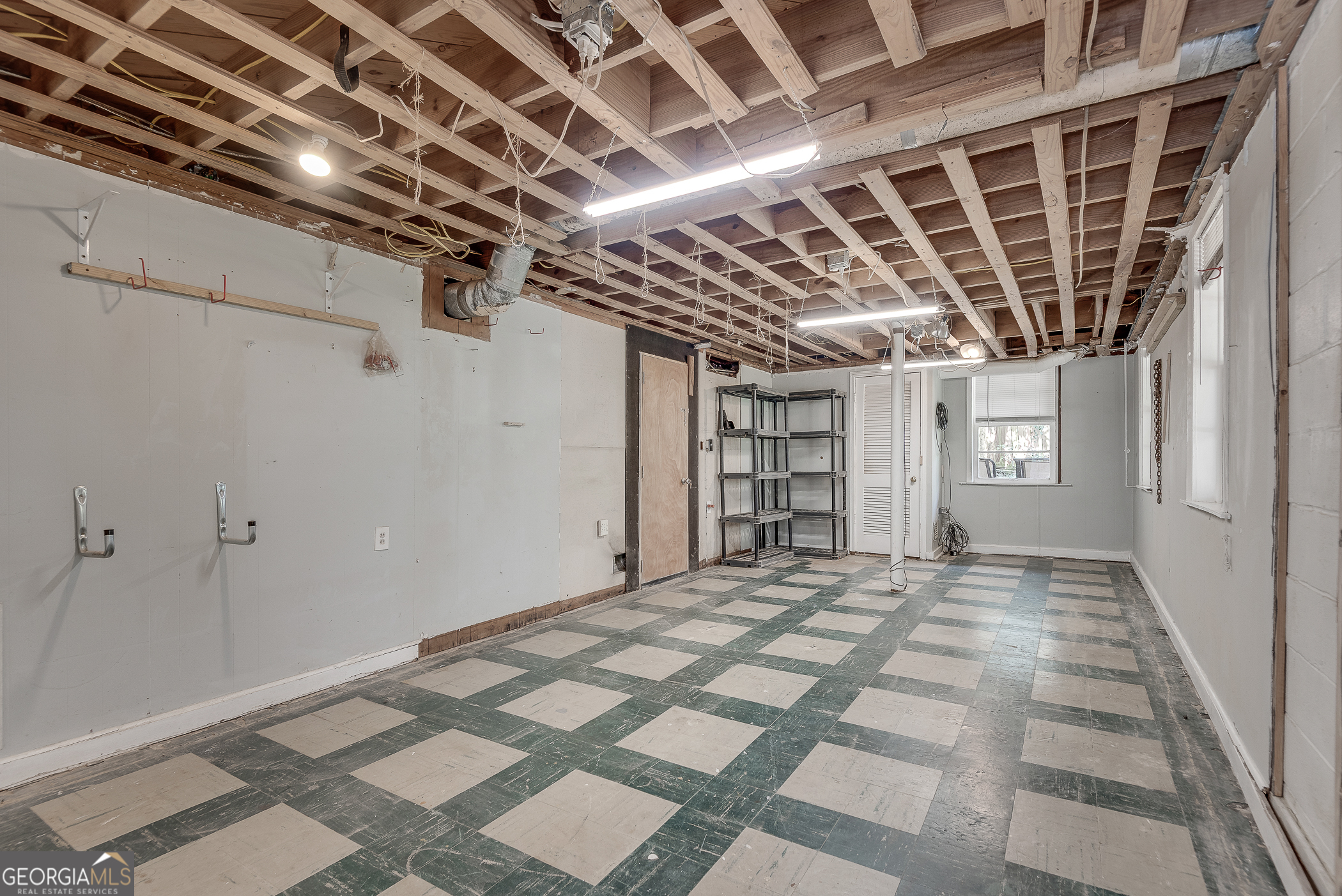 2774 Overlook Drive NE