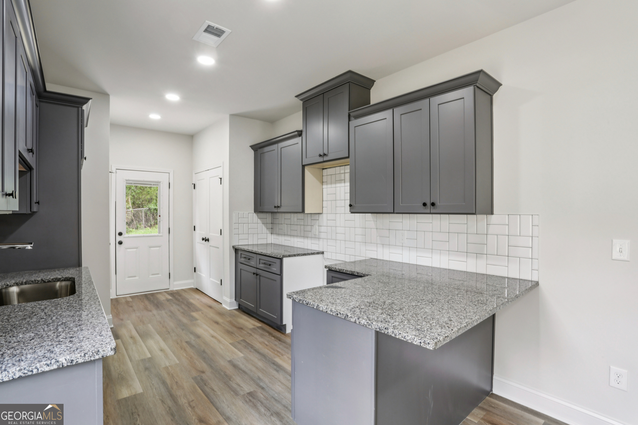 1125 Cordova Street SW
