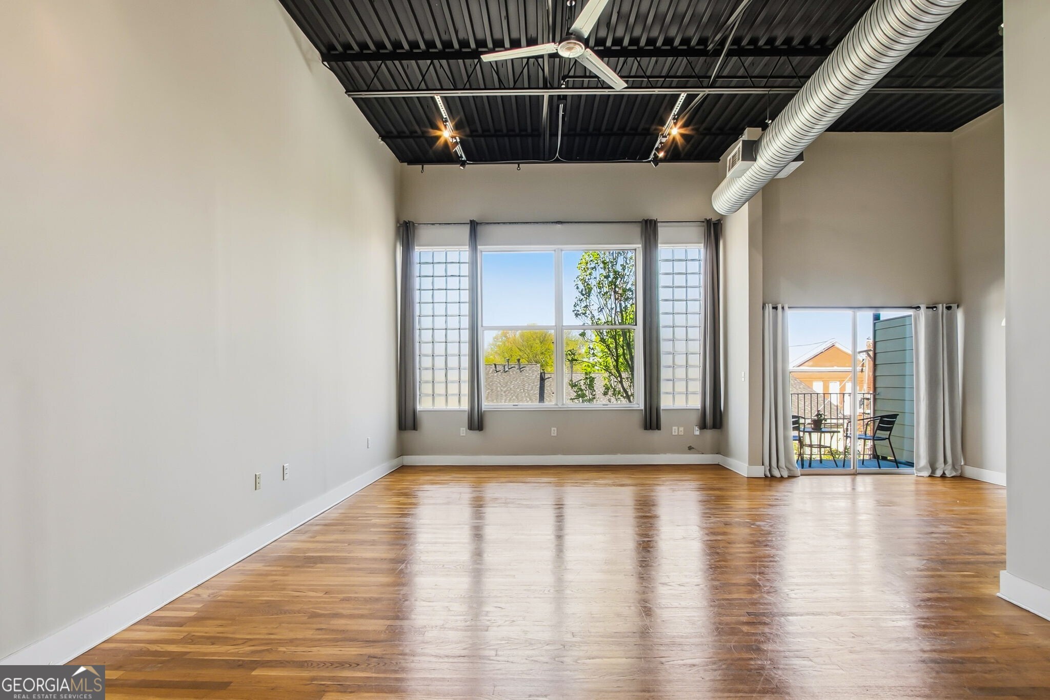 15 Waddell Street NE # 303