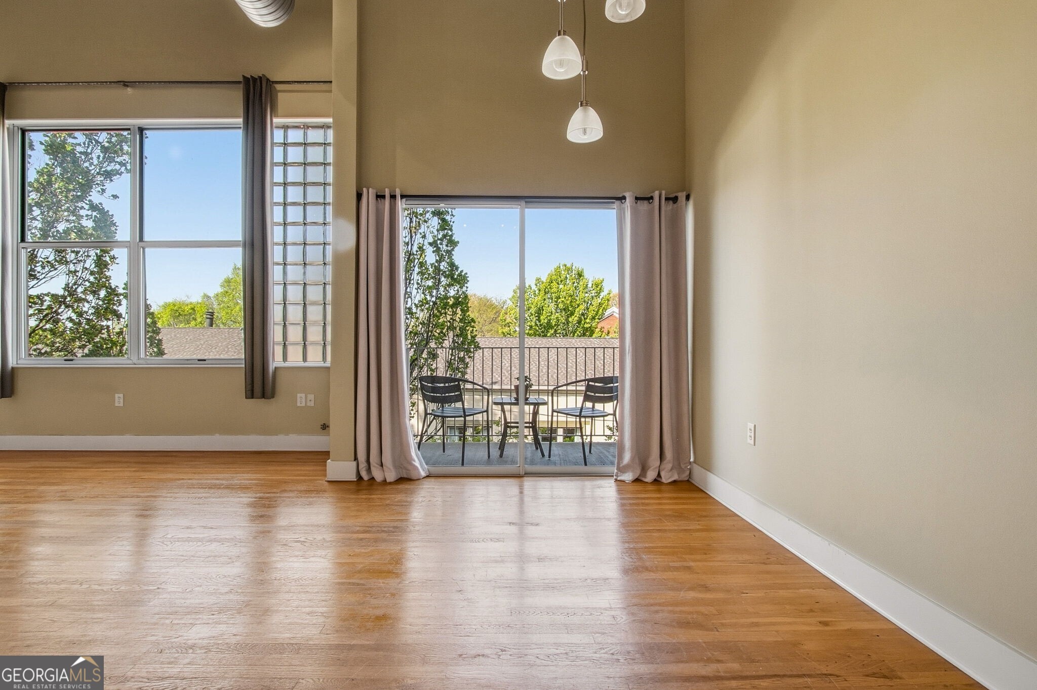 15 Waddell Street NE # 303