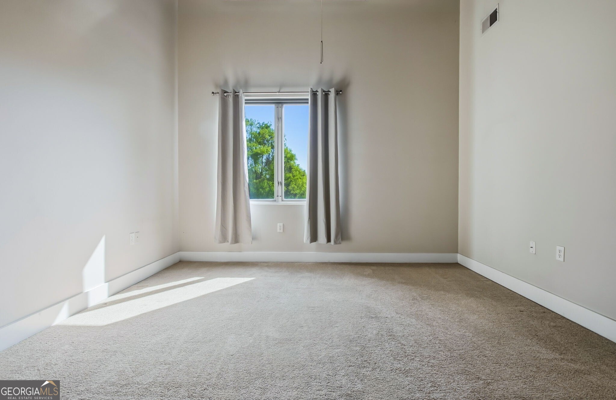 15 Waddell Street NE # 303