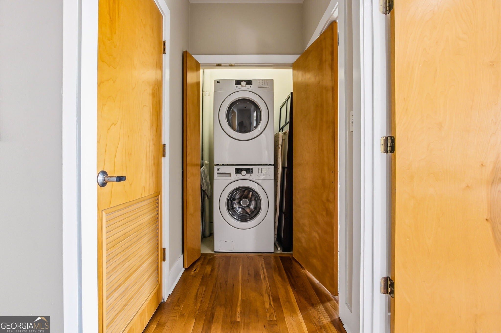 15 Waddell Street NE # 303