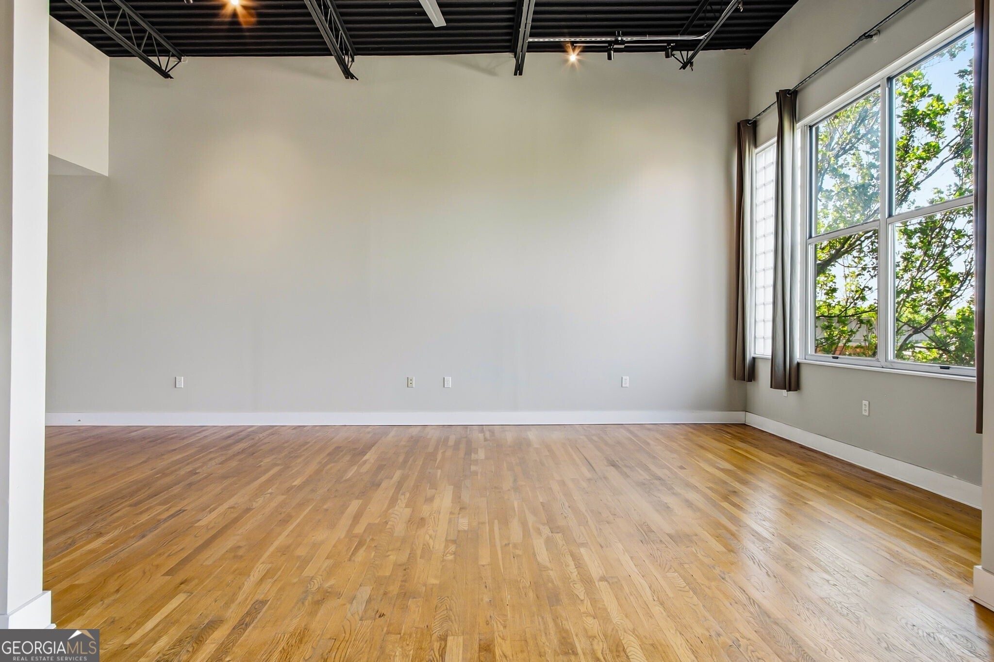 15 Waddell Street NE # 303