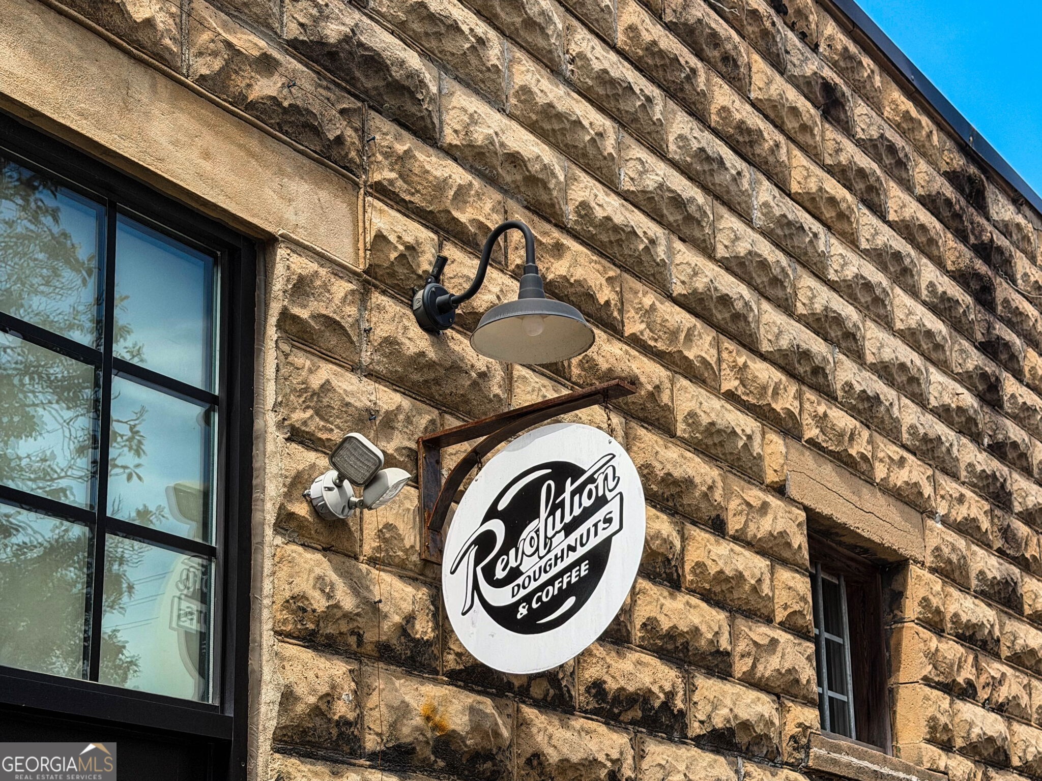 15 Waddell Street NE # 303