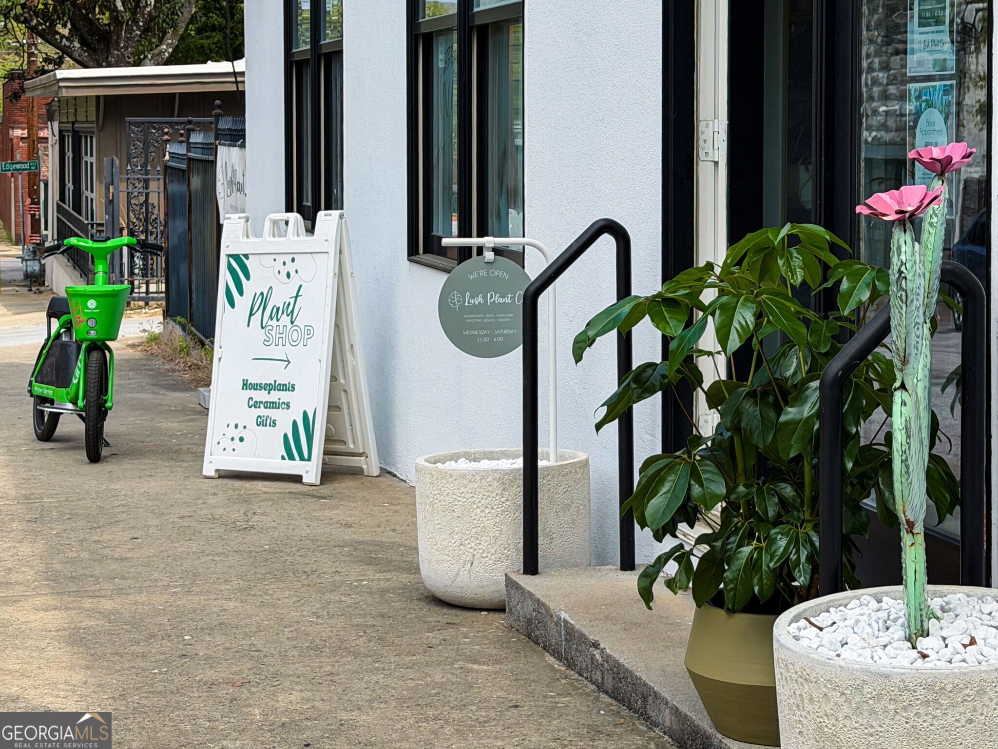 15 Waddell Street NE # 303