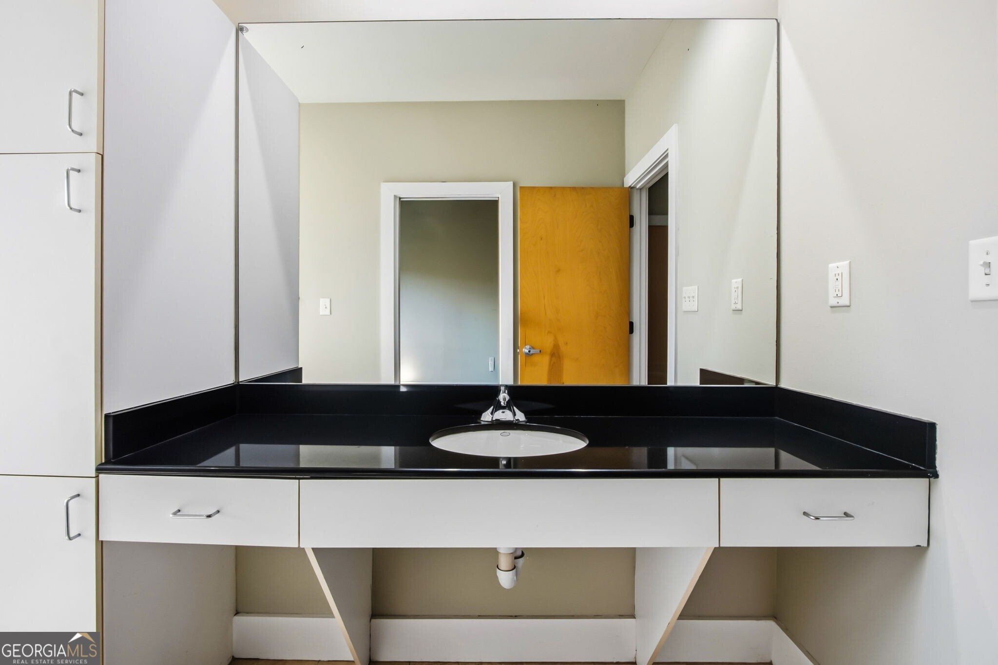 15 Waddell Street NE # 303