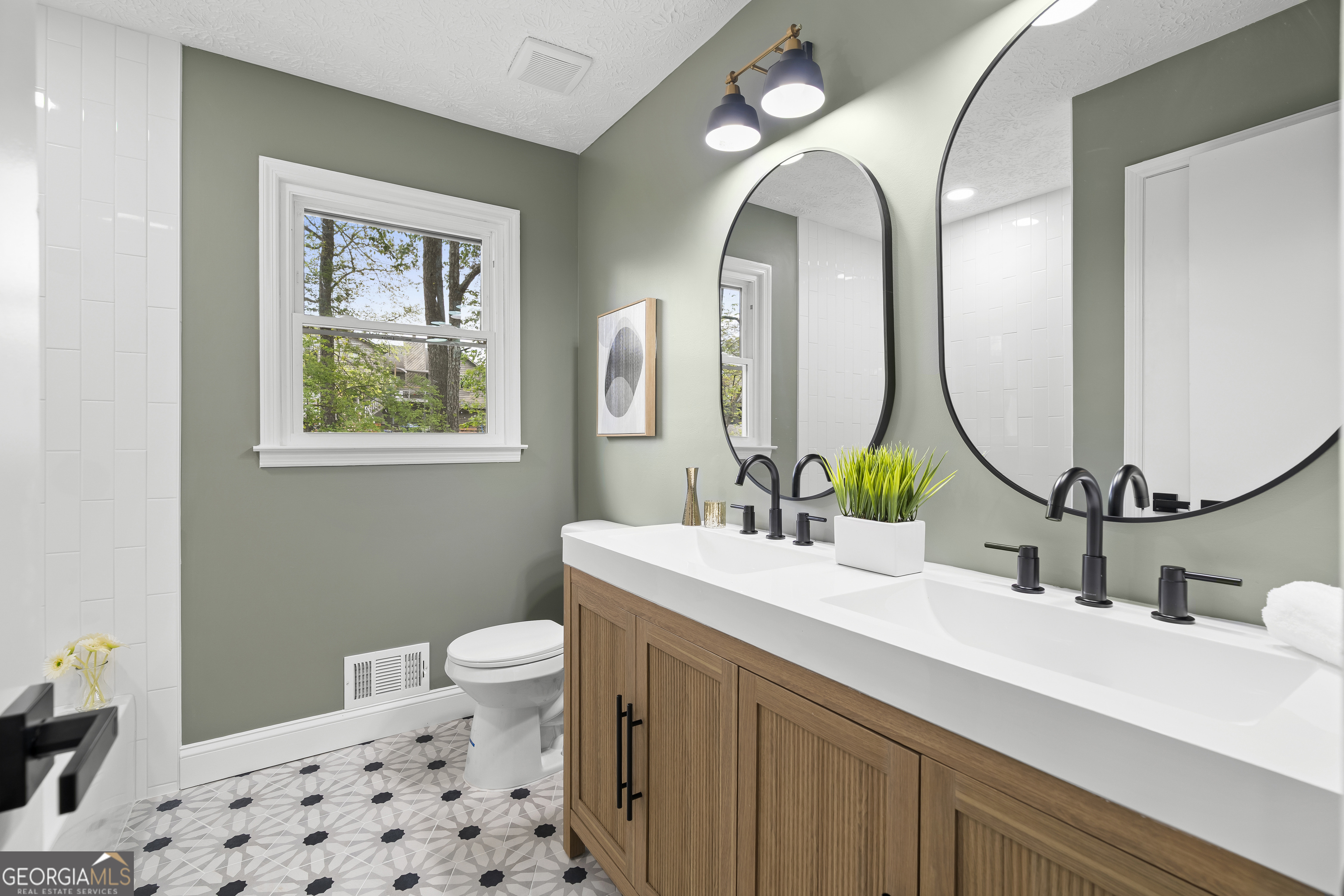 1597 Sprayberry Drive