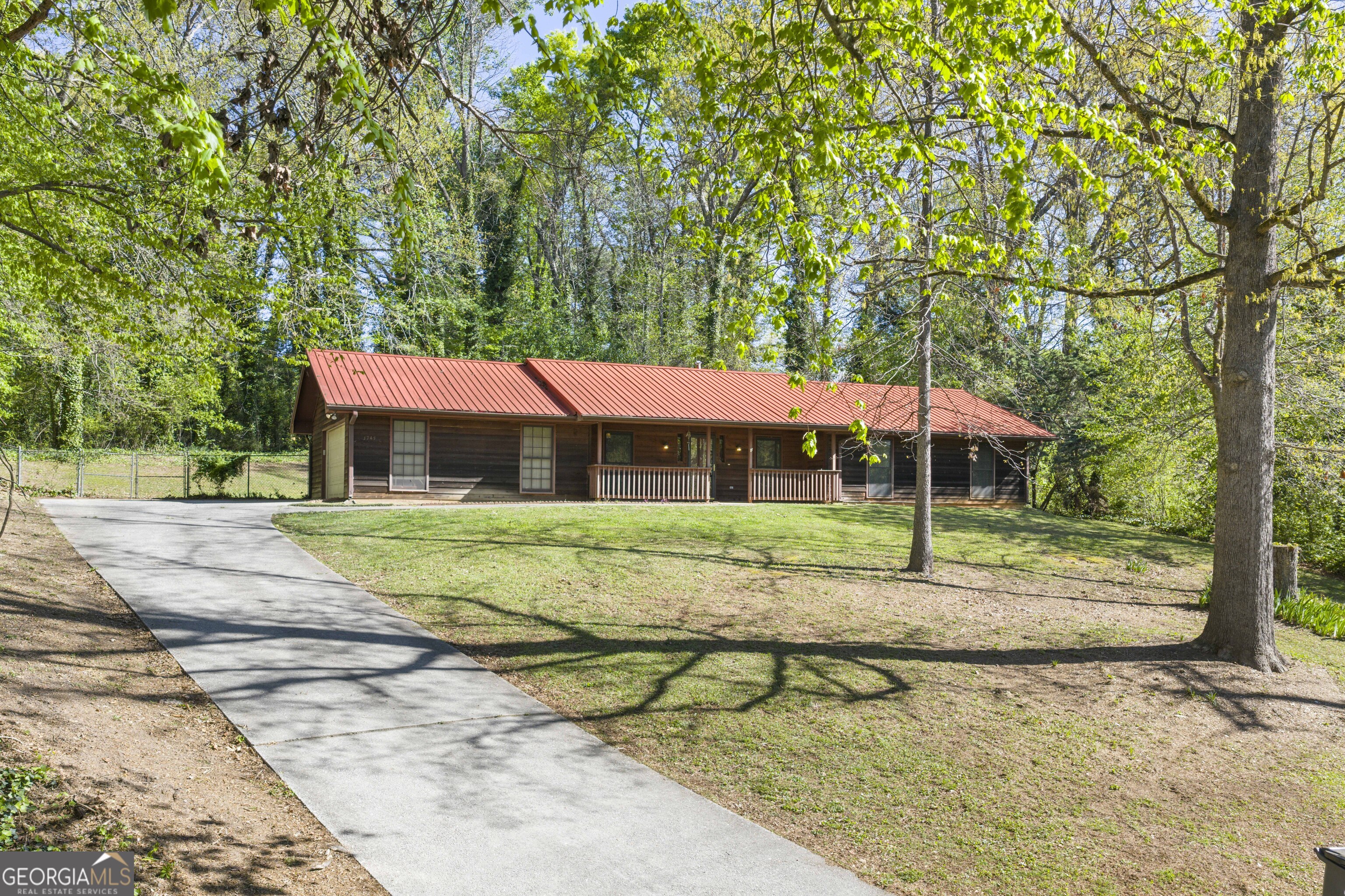1745 Oak Ridge Way