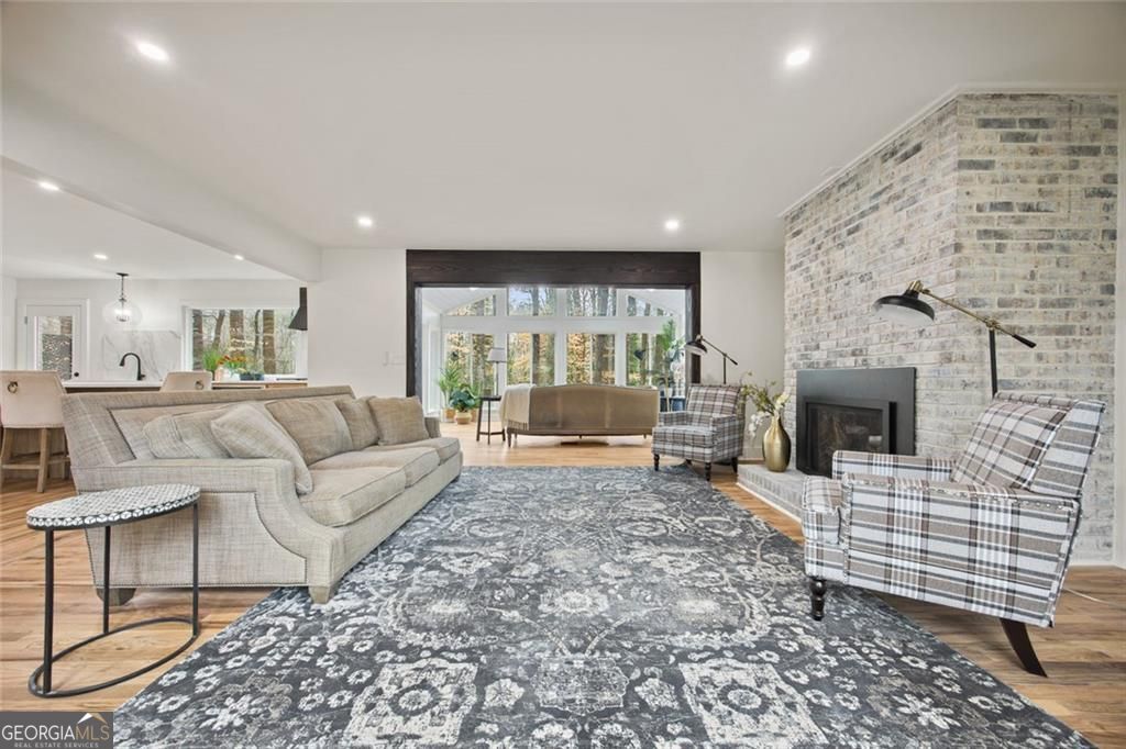 2433 Helmsdale NE