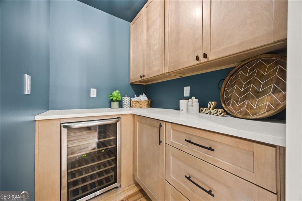 2433 Helmsdale NE