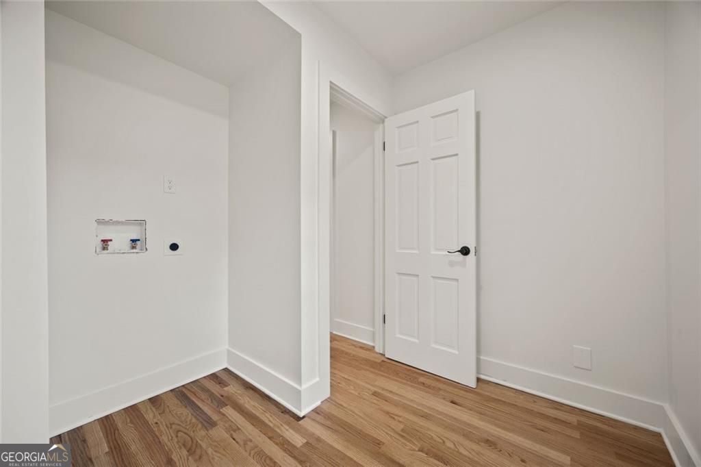 2433 Helmsdale NE