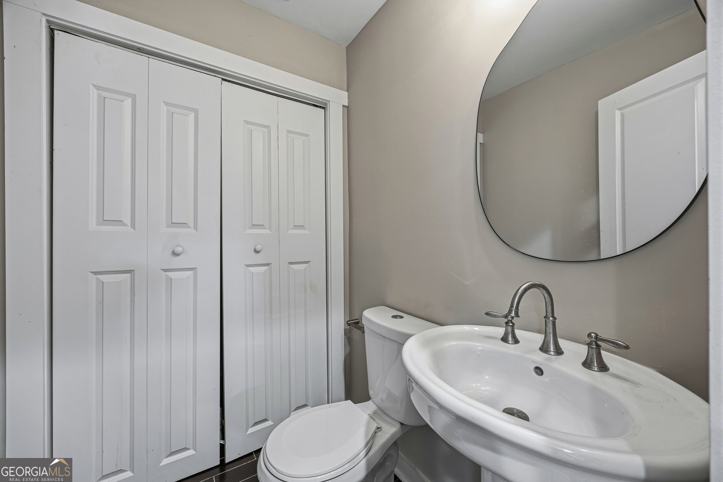 2455 Lynn Iris Drive