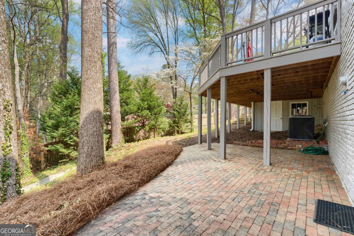 2492 Sherbrooke Drive NE